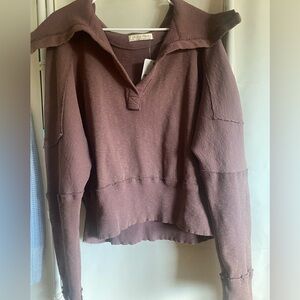 Super cute brown/mauve free people top with oversized collar! NWT 🖤